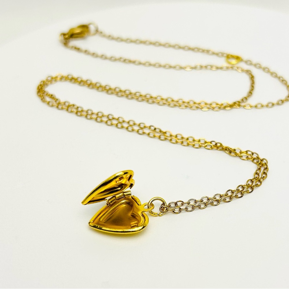 Gold Heart Locket Pendant Necklace Stainless Steel Hypoallergenic
